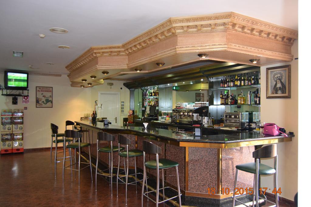 Hotel Poniente Moraleda De Zafayona Екстер'єр фото