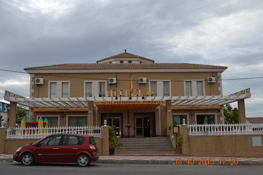 Hotel Poniente Moraleda De Zafayona Екстер'єр фото