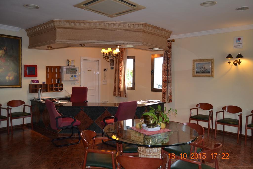 Hotel Poniente Moraleda De Zafayona Екстер'єр фото
