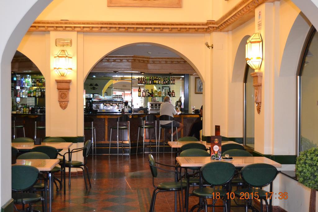 Hotel Poniente Moraleda De Zafayona Екстер'єр фото