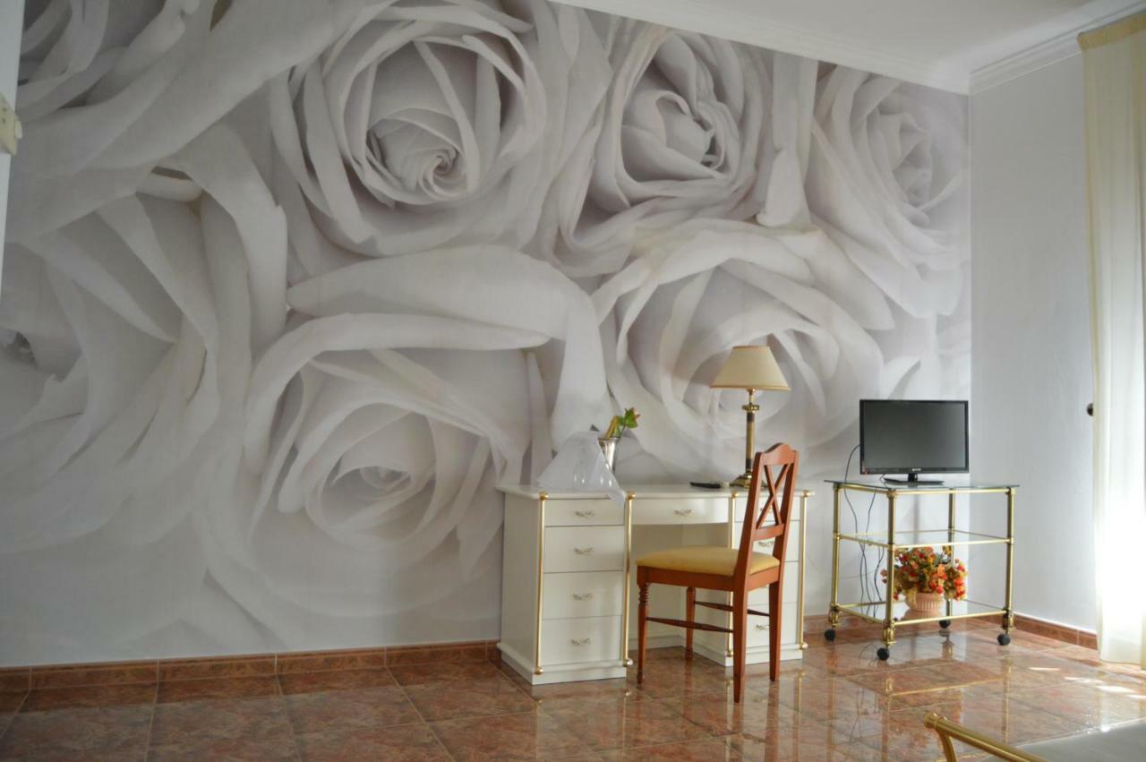 Hotel Poniente Moraleda De Zafayona Екстер'єр фото