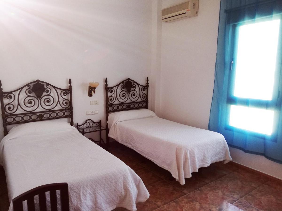 Hotel Poniente Moraleda De Zafayona Екстер'єр фото